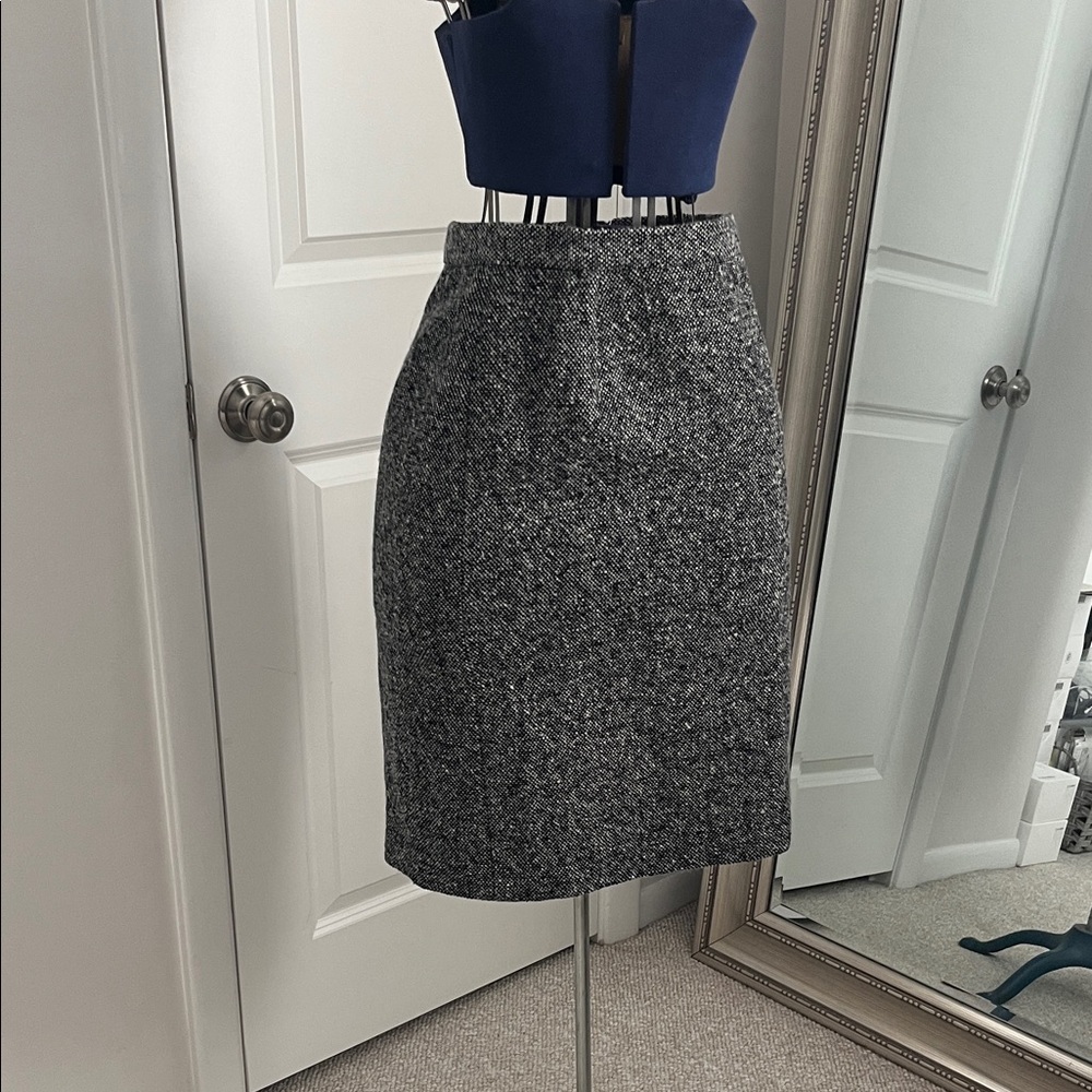 Prada Patterned Pencil Skirt – Black/White/Gray (Size 46)